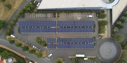 parking avec combrière photovoltaïque